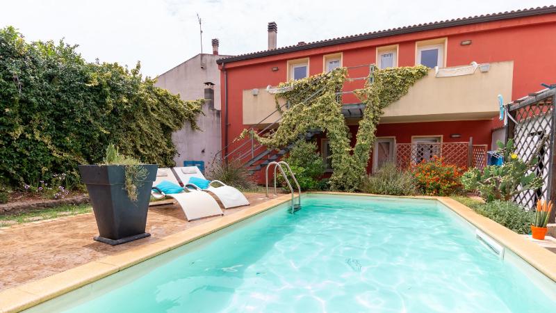 Spapparra B&B a Cabras - Oasi con Piscina in Centro
