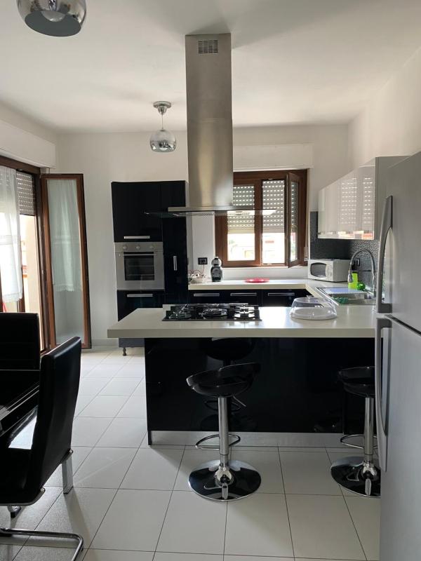 Summer Vibes a Porto Torres - Moderno Apt con Vista Città