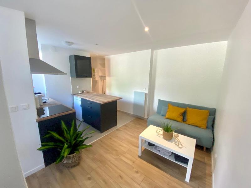 Home Sweet Home Batignolles — отель с удобным расположением в Париже