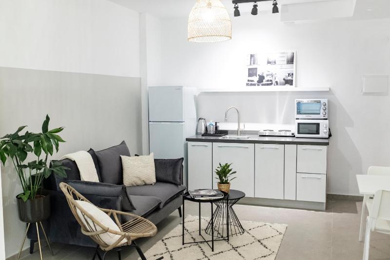 Цены на Designer place for peaceful stay in city center в Тель-Авиве