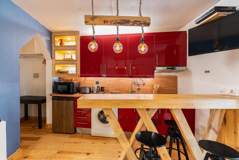 1 Bedroom Apartment - Tv da Madalena 03 — отель с удобным расположением в Лиссабоне