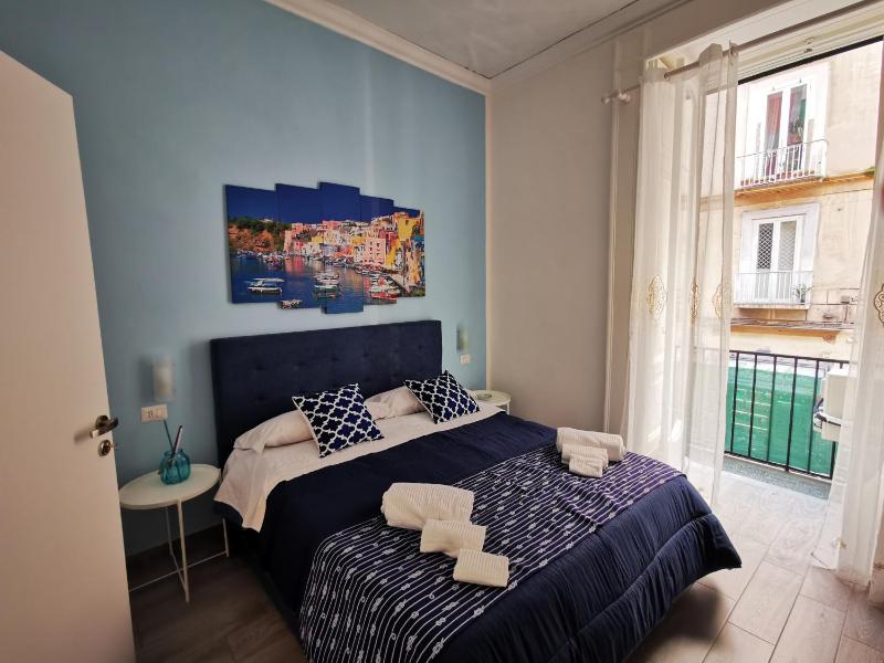 Room funicolare napoli — отель в Неаполе, Италия