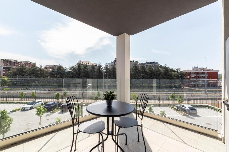 Цены на Modern APT with Terrace and Parking! в Милане