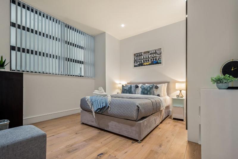 Regent's Canal Serviced Apartments — забронировать отель в Лондоне