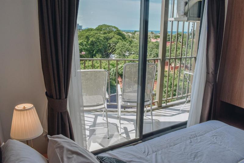 Cicada Bed Sea View Hua Hin Beachfront x La Habana, Room visited by Thai Travel Bloggers on 2022-2024 — отель с удобным расположением в Хуа