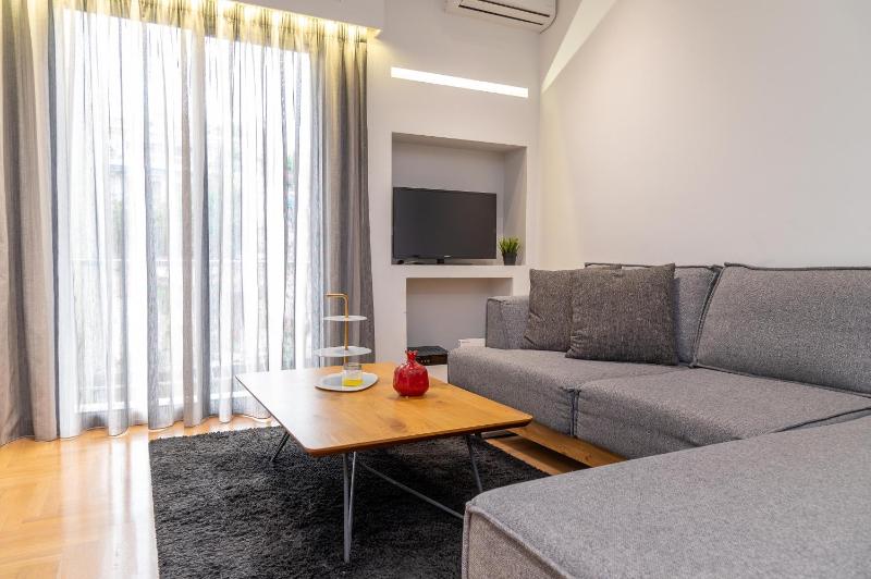 Plaka Sweet House 1 — забронировать отель в Афины