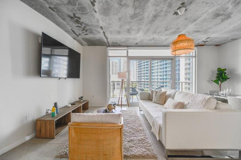 Awesome Apt at Midblock Miami With Pool — комфортный отель в Майами