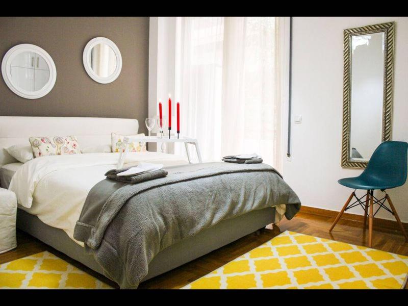 Outstanding One Bedroom Flisvos Apartment — отель с удобствами в Афины