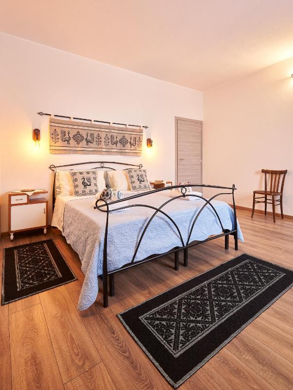 al VICOLO VI a Sardara - Lussuoso B&B con terrazza
