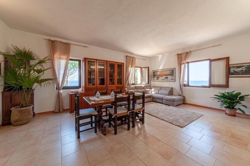 Tramontana a Castelsardo - Spaziosa Casa con Giardino