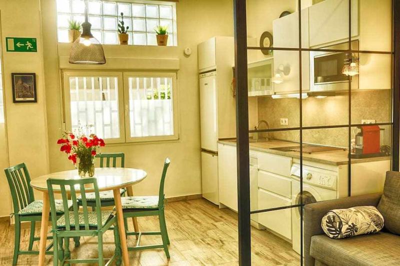 Apartamento zona Aeropuerto Ifema y Bernabeu — отель в Мадриде, Испания