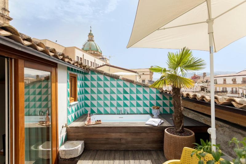 Цены на Sui Tetti di Balarm Boutique Rooms в Палермо