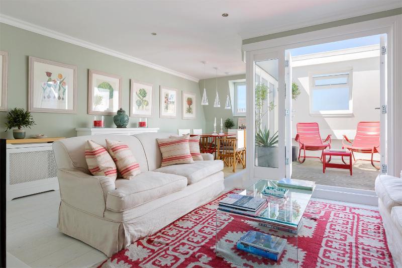 Lovely two bedroom flat with patio in Notting Hill — отель в Лондоне, Соединенное Королевство