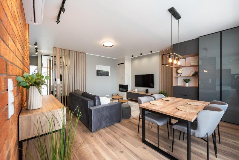 Luksusowy Apartament Nad Balatonem — отель с удобствами в Варшаве