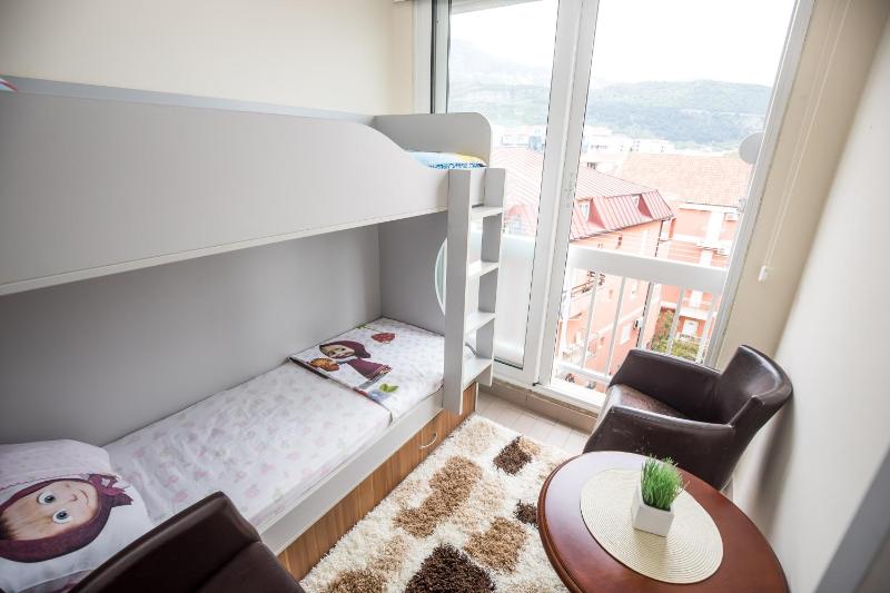 APARTMAN H&M Budva — отель с удобным расположением в Будва