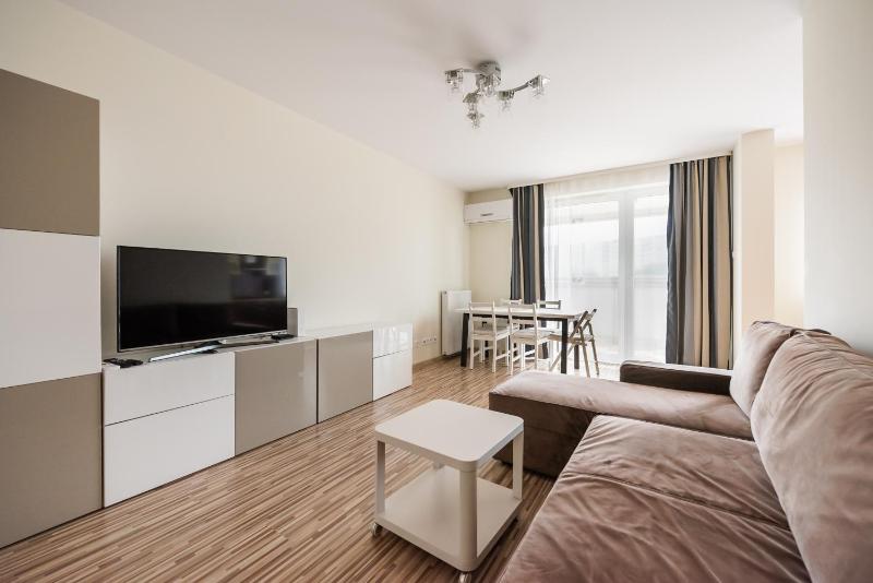 Цены на Metro Kondratowicza Spacious Apartment в Варшаве