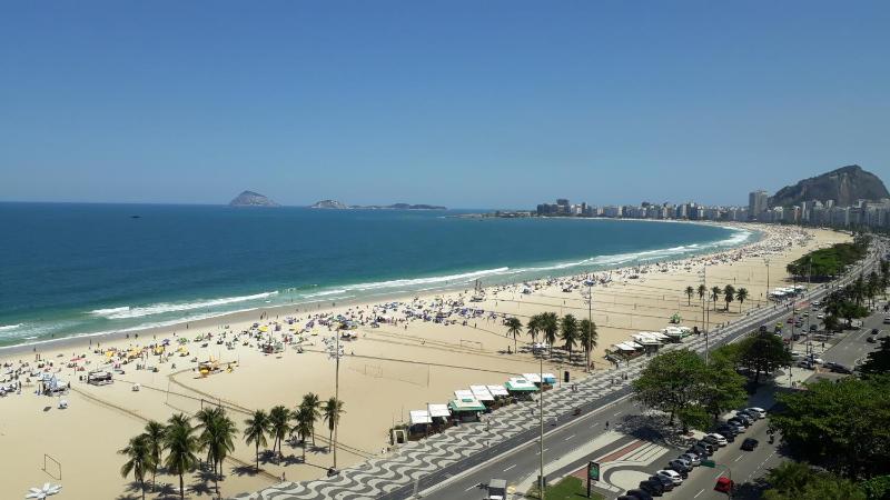 Excelente 3 Quartos Copacabana FRENTE MAR com VISTA MAR da sala e de todos os quartos — отель в Рио, Бразилия