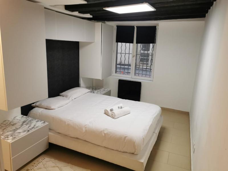 Charmant 2 pieces en plein coeur de Paris avec Wifi — забронировать отель в Париже