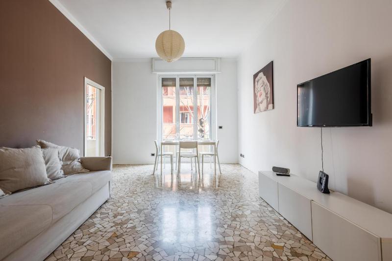 Цены на Spacious and Elegant house in Brera by Easylife в Милане