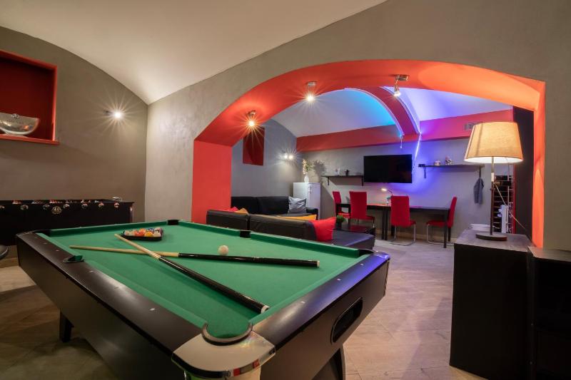 Party Underground with Pooltable — забронировать отель в Праге