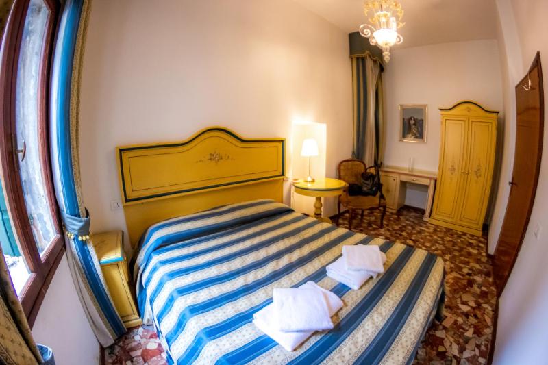 Цены на Zaffiro Apartment VENICE в Венеции