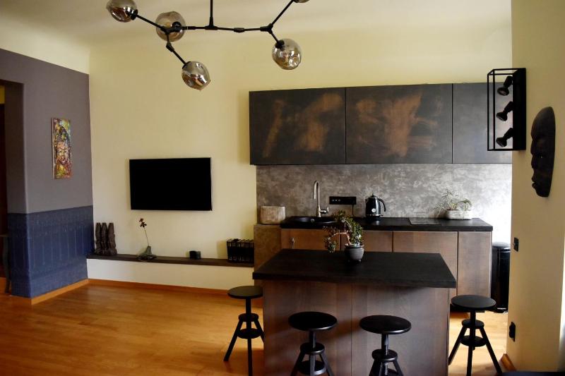Цены на Perfectly Central Apartment 5 min to Old Town & Art Noveau. в риге