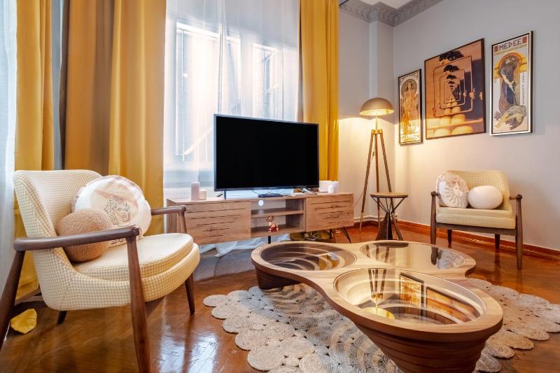 Refreshing Apartment with Balcony — отель с удобным расположением в Стамбуле