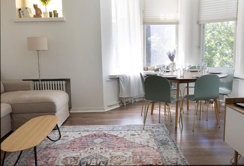 2ndhomes City Center 2BR Apartment by the Finnish National Theatre with Balcony and Park View — забронировать отель в Хельсинки