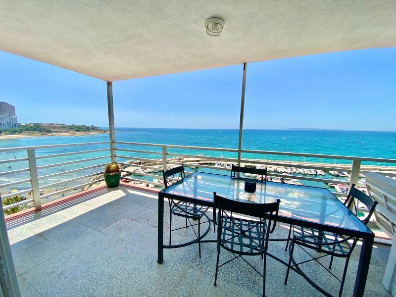 Akra primera linea de Playa Vistas Increibles !! — забронировать отель в Аликанте