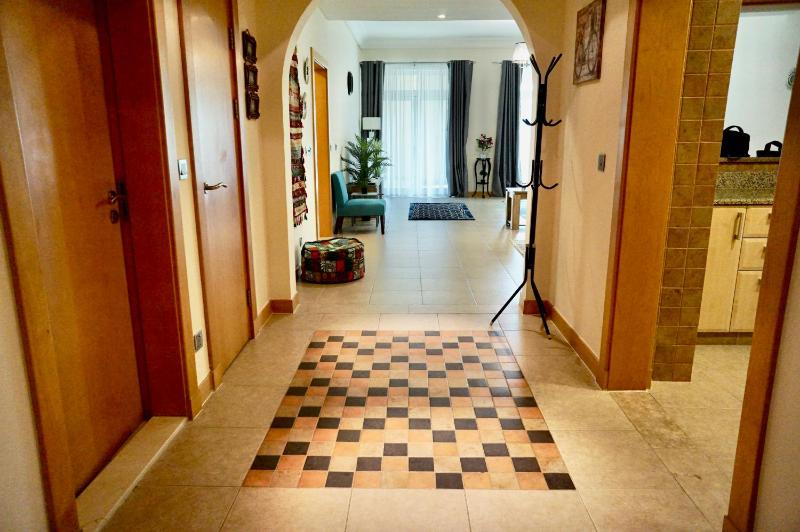Luxury Apartment Palm Jumeirah — отель с удобным расположением в Дубае