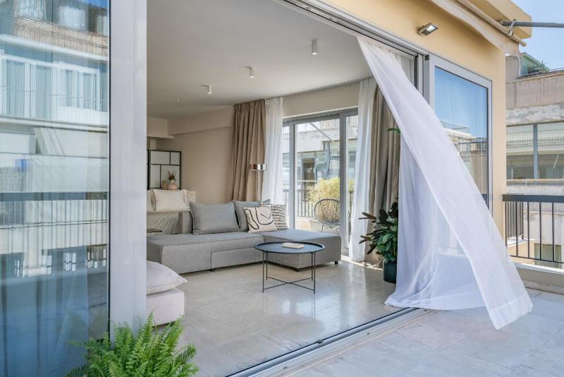 The Artisan Suites — забронировать отель в Афины