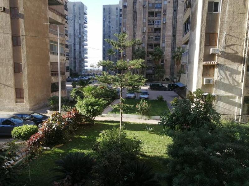 Roushdy Sea front 2 bedrooms apartment shqt ghrftyn wajht bhr w hdayq ʿmarat mstfy kaml rshdyFamilies Only — отель в Александрии, Египет