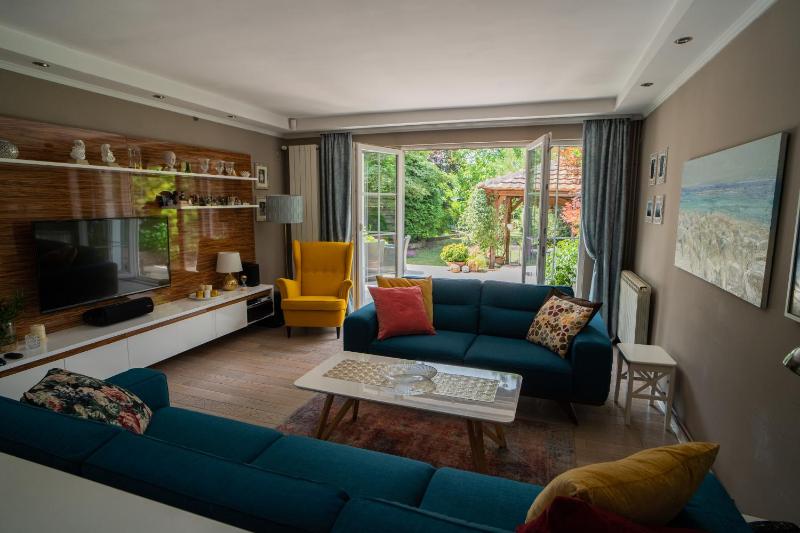 Family / Coworking Retreat Belgrade — отель с удобствами в Белграде