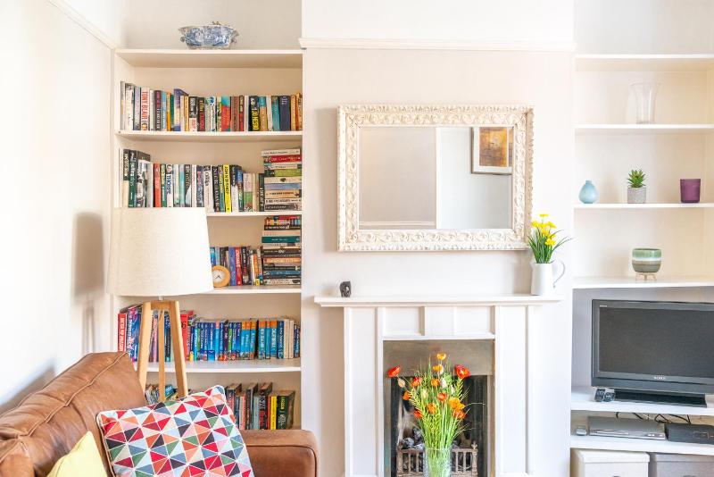 Pass the Keys West London Cheerful Garden Apartment — отель с удобным расположением в Лондоне