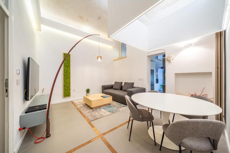 CASA SMIRIGLIO 33 — отель с удобствами в Палермо