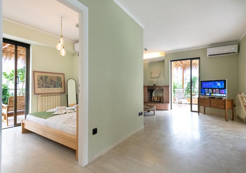 Skyhi Athens Penthouse ! — отель в Афины, Греция
