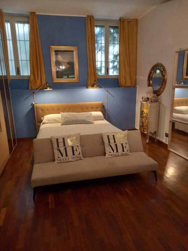 Corso Venezia 33 - Vintage junior suite with Free parking per qualified rate -The best Unic location in town -- subway Metro M1 San Babila Palestro M4 San Babila M3 Montenapoleone Turati — забронировать отель в Милане