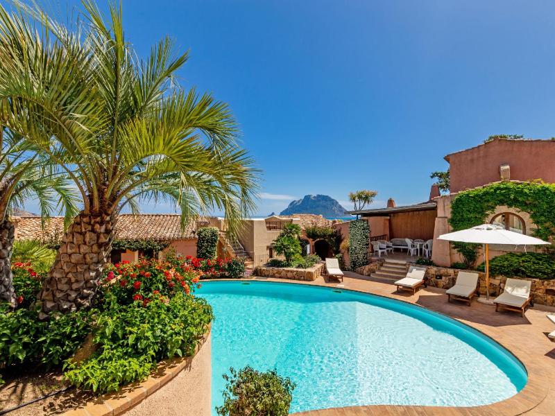 Acacia 4 a Porto San Paolo - Splendida villa con giardino
