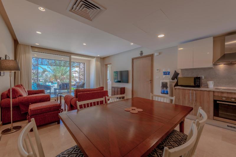 Elegant 2-Bedroom Apartment in Mangroovy, Pool & Beach — отзывы гостей и цены