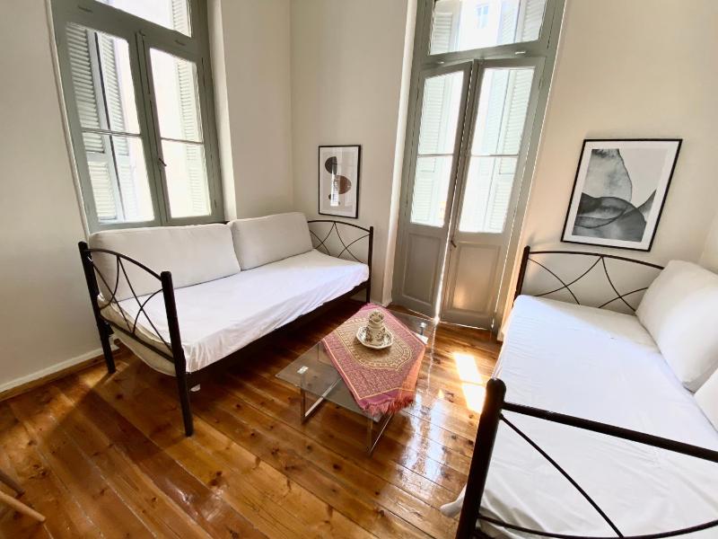Цены на Princess Amalia Vintage Apartment в Афины