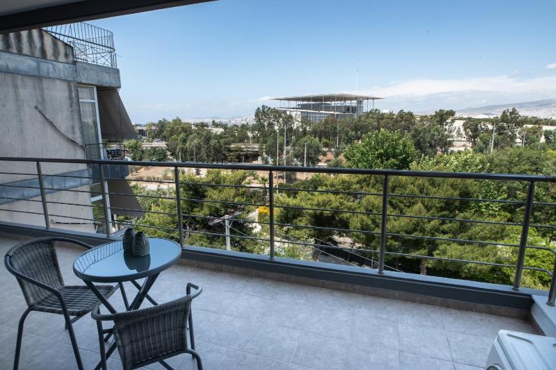 Cozy apartment in Palaio Faliro with a great view (D2) — комфортный отель в Афины