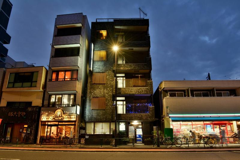 Economy Hotel Hoteiya — забронировать отель в Токио