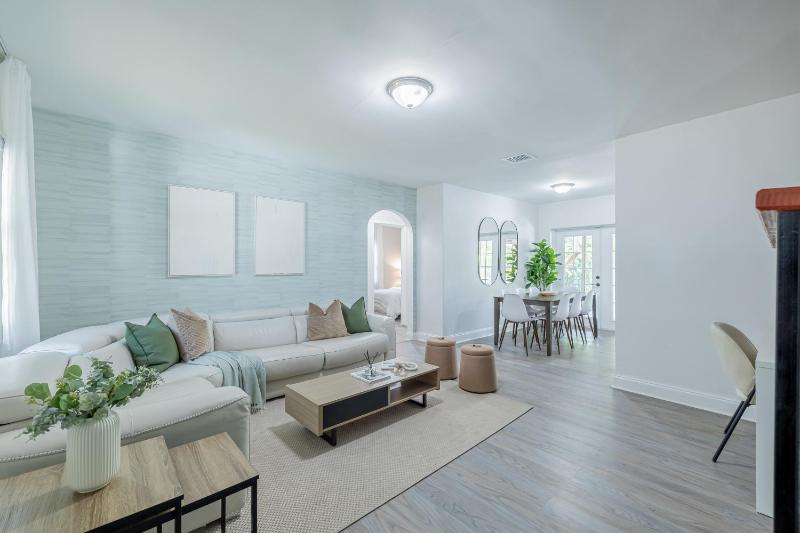 Green Villa I - Miami Design District - Lux 3BR — отель с удобствами в Майами