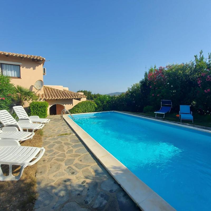 Villa Picasso A a Stintino - Accogliente villa piscina