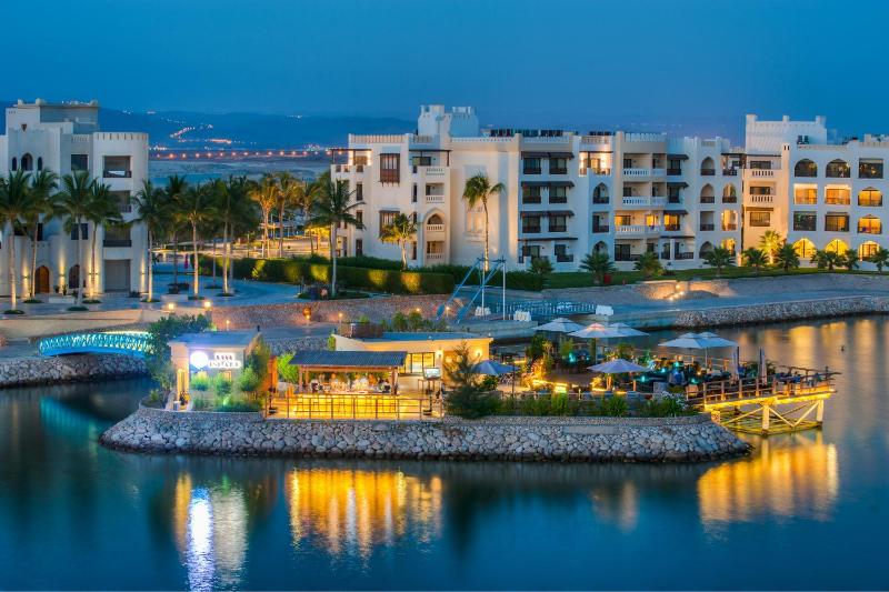 Hawana Salalah Lake View Villa 22 — отель с удобствами в Салала