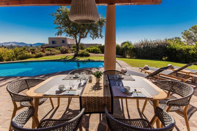 Is Molas Villas a Pula - Lussuose ville con piscina