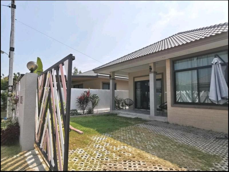 Modern Villa Club House Hua Hin jing jia cao ping hua yuan bie shu gong gong yong chi jian shen fang — комфортный отель в Хуа