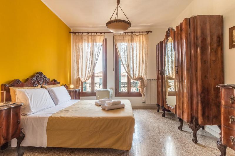 Colombina House close to the Train Station — отзывы гостей и цены