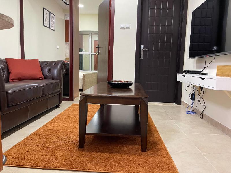 [NEAR METRO]Cozy & Comfy 1BR Apartment In JLT — отель с удобным расположением в Дубае