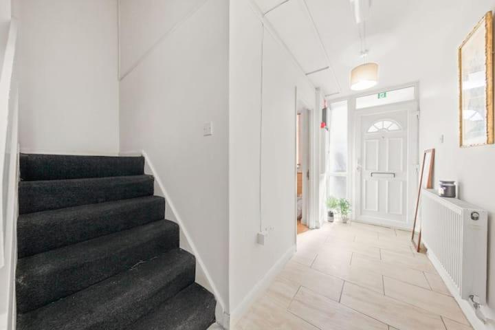 Warwick Avenue Hububb Stay — отель в Лондоне, Соединенное Королевство